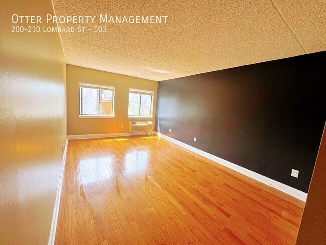 Building Photo - 200-210 Lombard St-503