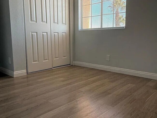 Building Photo - Charming 4BR House in Las Vegas
