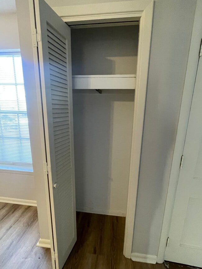 Building Photo - Salem Square is close to everything!