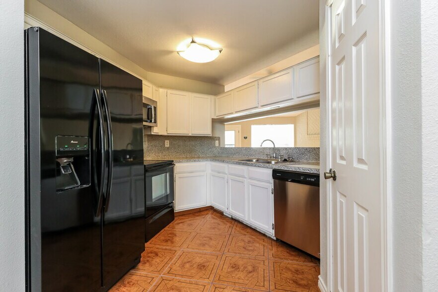 Building Photo - 5210 Kristen Ct