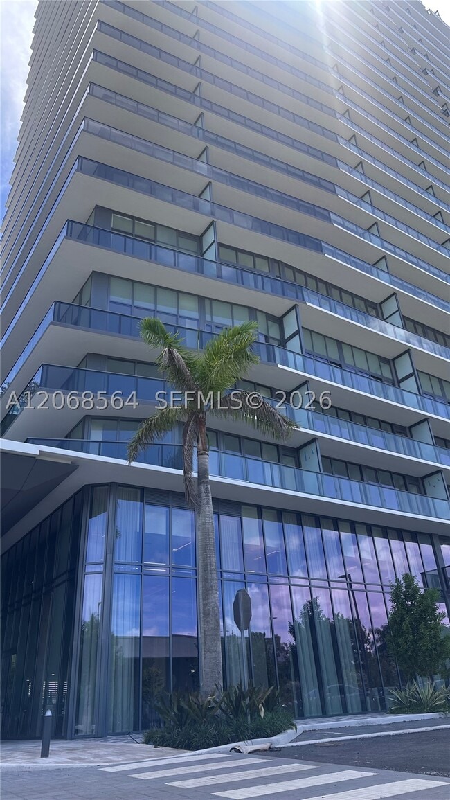 Building Photo - 1170 Hallandale Ave
