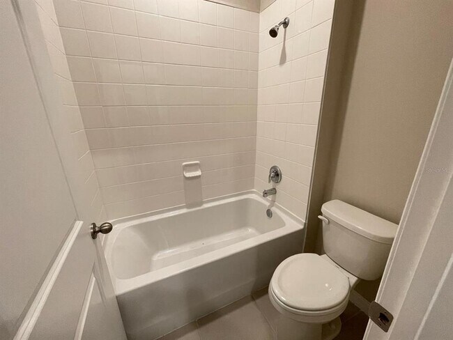 Building Photo - 4970 NW 39th Lp