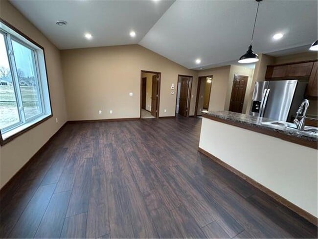 Building Photo - 1560 Gray Fox Dr NE