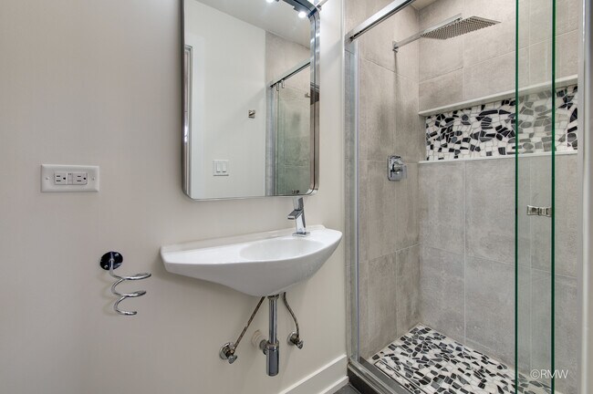 Building Photo - 359 Chaparral Cir