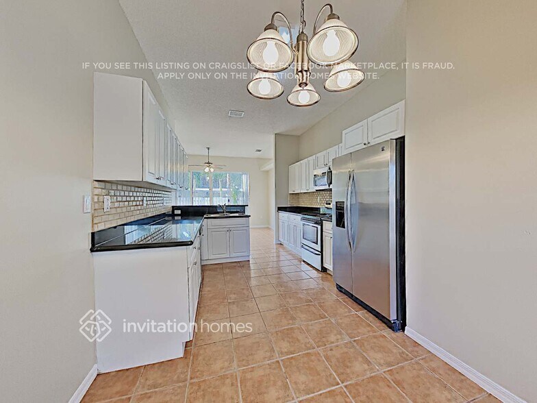 Building Photo - 10698 SW 20th Ct