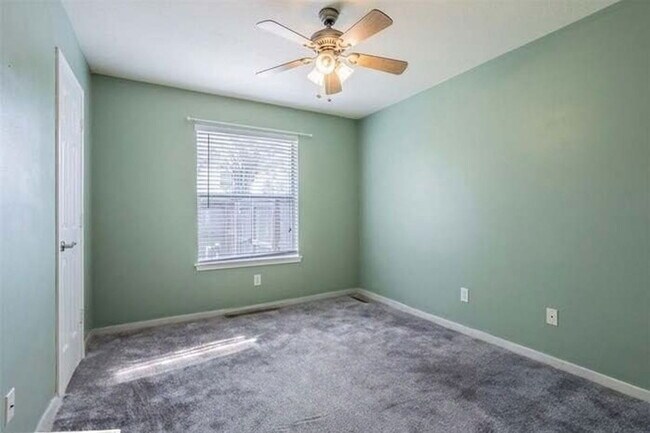 Building Photo - 221 Armand Bay Dr