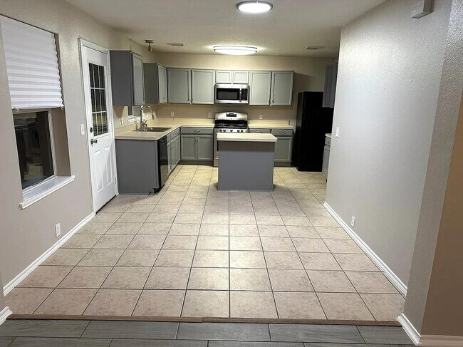 Building Photo - 4811 Pebble Bluff Ln