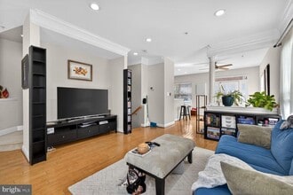 Building Photo - 102 Pasture Side Pl