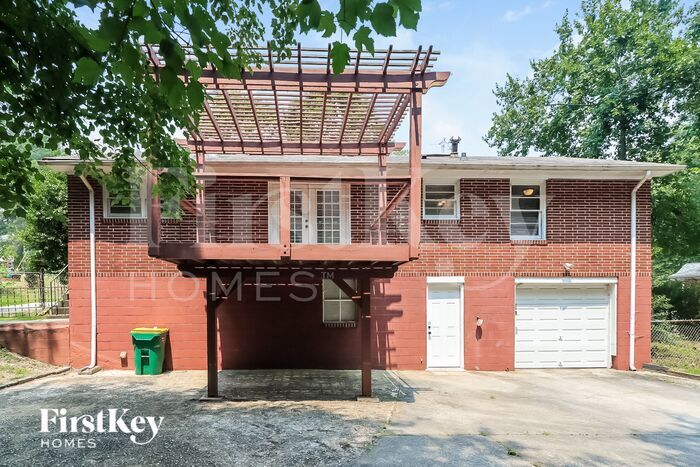 Building Photo - 102 Larose Cir SE