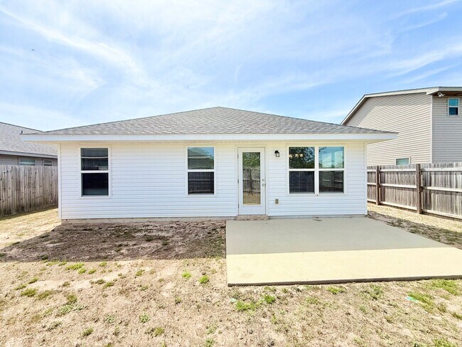 Building Photo - 3-Bedroom Home - Carmell Ridge