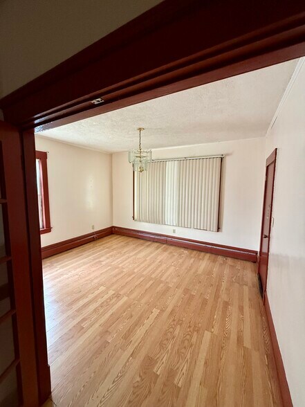 Building Photo - 508 Bowen St