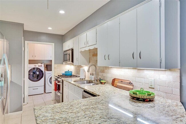 Building Photo - 3000 Mohawk Rd