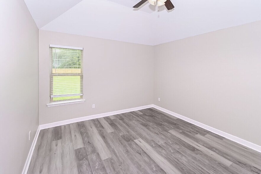 Building Photo - 8129 Jordan View Dr