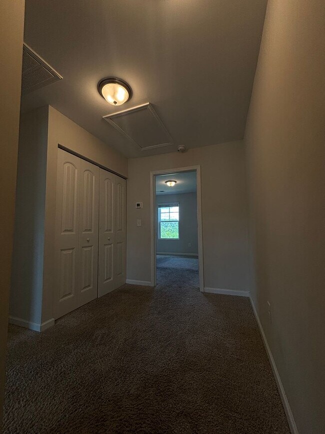 Building Photo - 125 Adger Rd