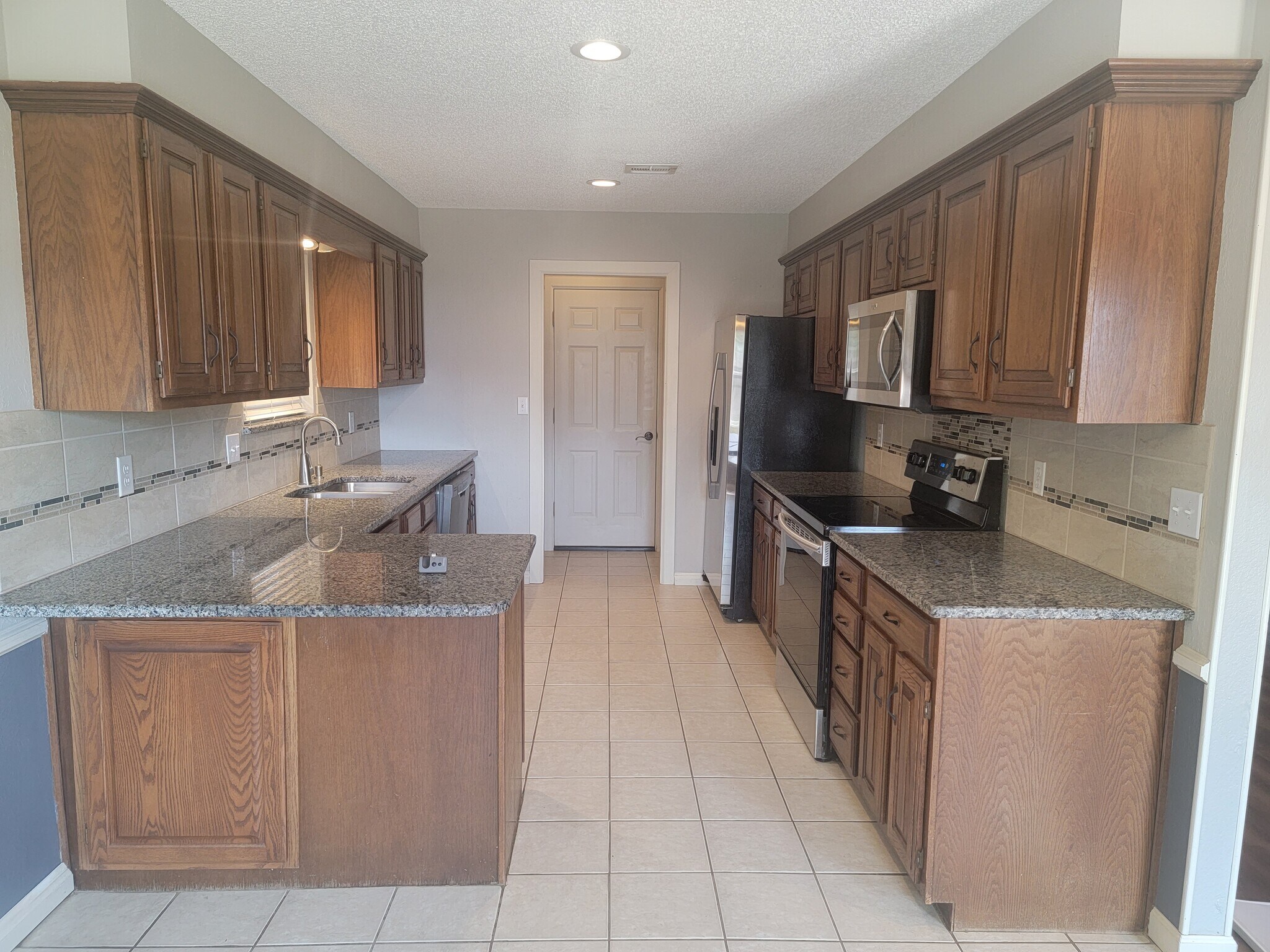 Building Photo - 1713 Wilderness Dr