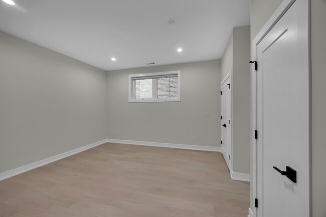 Building Photo - 4629 S Michigan Ave