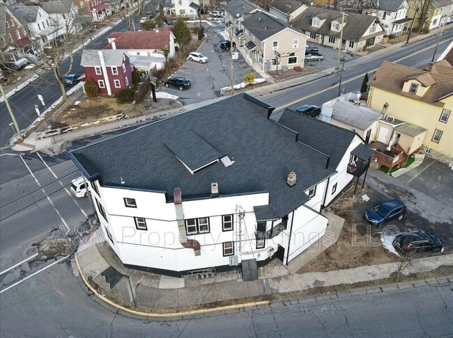 Building Photo - 147 N 9th St