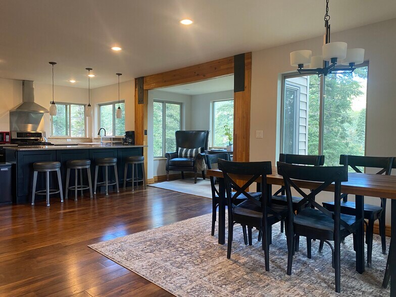 GREAT ROOM - 125 Parkview Ter