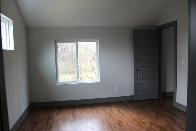 Building Photo - Large East Nashville Modern House - 3 Bedr...