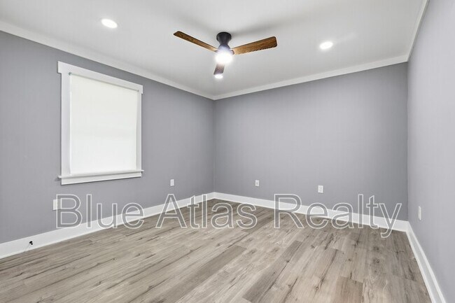 Building Photo - 15625 Terrace Lawn Cir