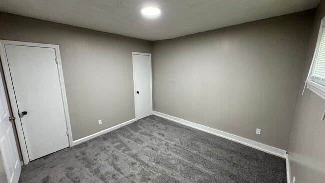 Building Photo - 2434 Vollintine Ave