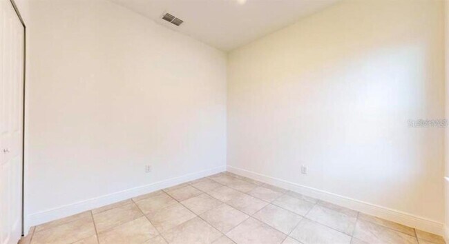 Building Photo - 2601 SW 175 Loop