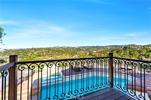 Building Photo - 4372 Park Vicente