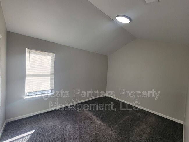 Building Photo - 152 Chalet North CT