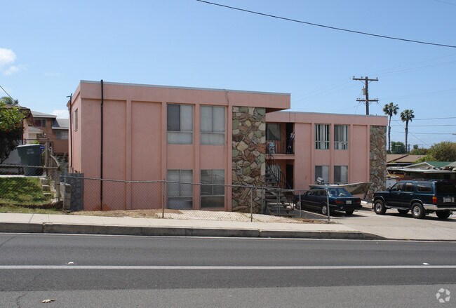 Primary Photo - 316-330 E Division St