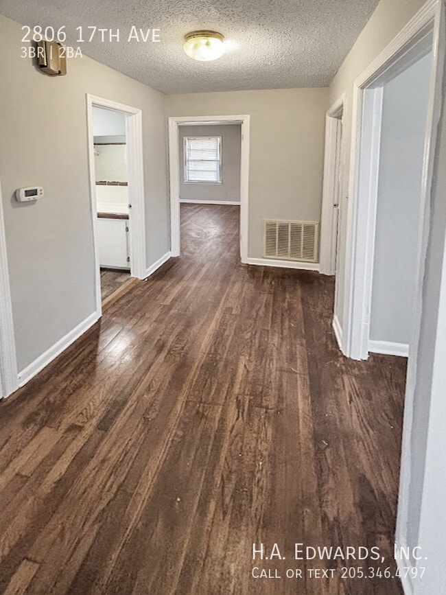 Building Photo - 2806 17th Ave