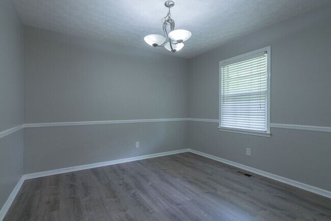Building Photo - 1321 Crooked Creek Rd