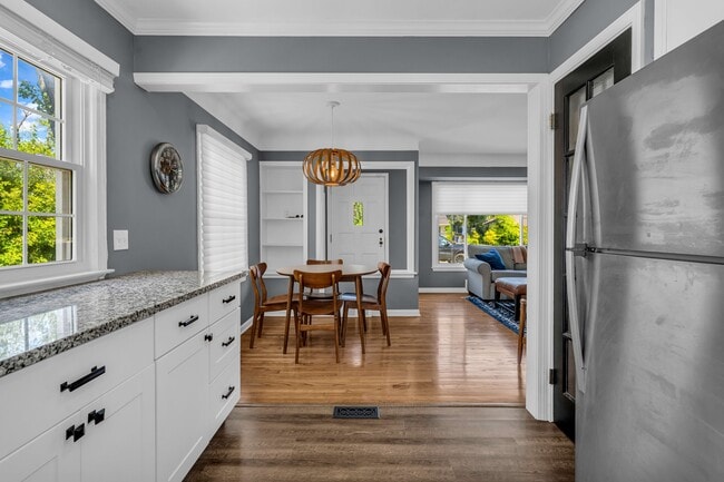 Building Photo - 3711 Normandy Rd