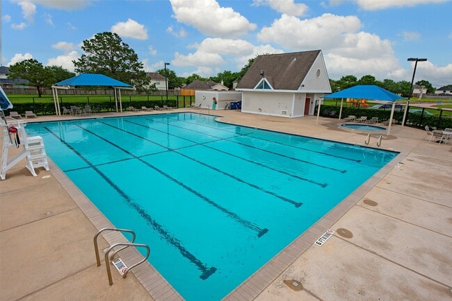 Building Photo - 3205 Featherwood Ln