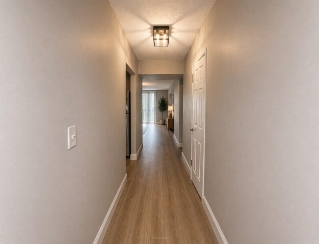 Building Photo - 370 NW 76th Ave