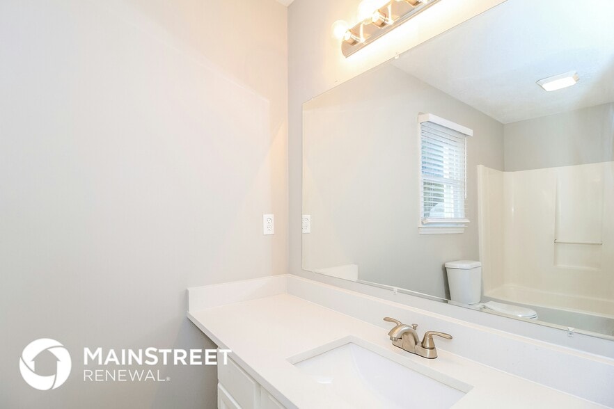 Building Photo - 6100 Radds St