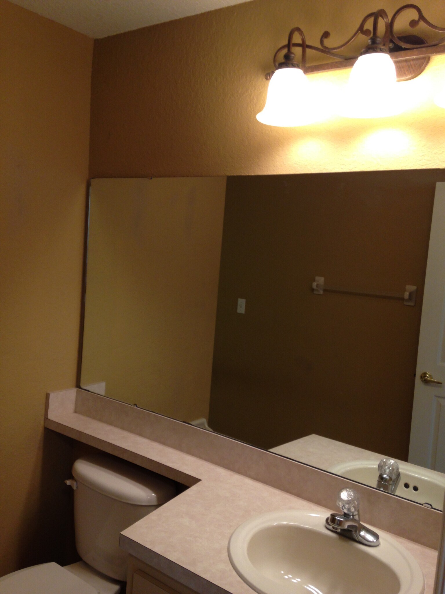 Building Photo - 7166 Summit Dr