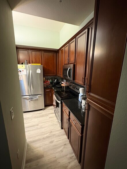 Building Photo - 3225 Turtle Creek Blvd