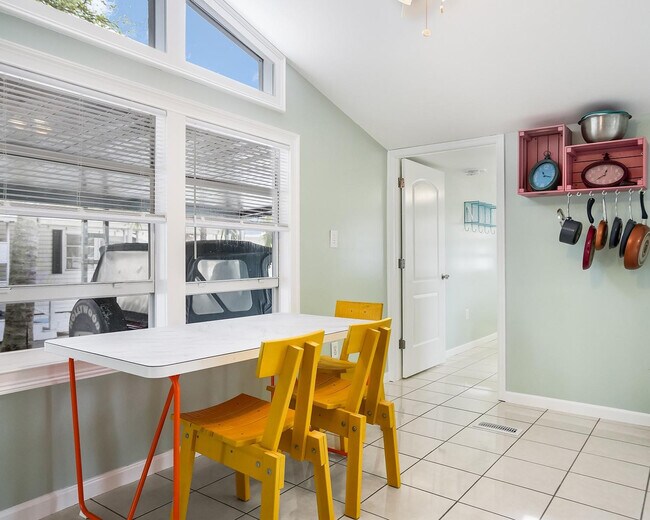 Building Photo - 1680 SW 84th Ave
