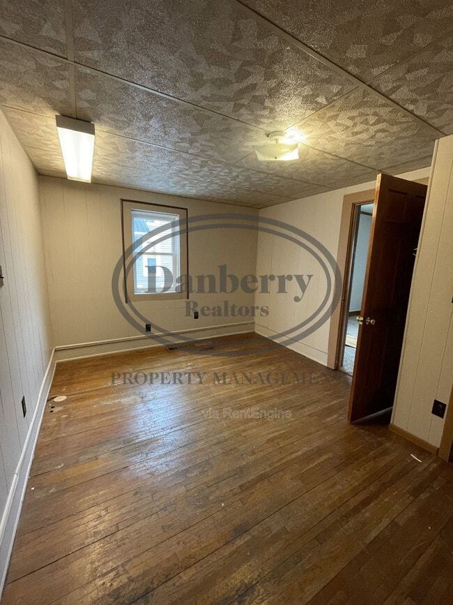 Building Photo - 606 South St