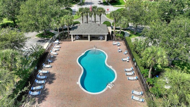 Building Photo - 1220 Priory Cir