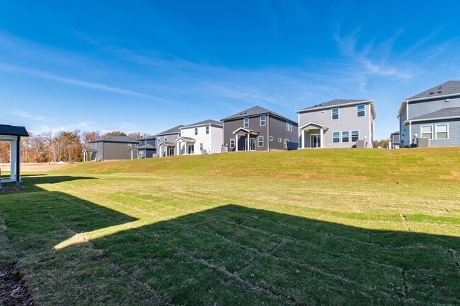 Building Photo - Stunning 3-Bedroom Residence in Oak Manor,...