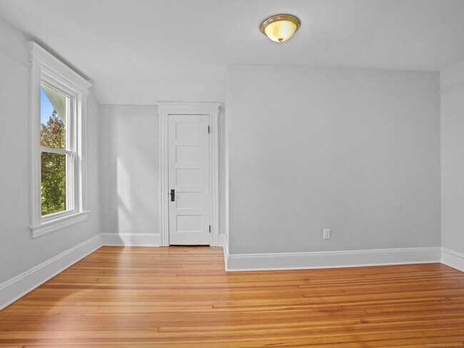 Building Photo - 29 Redfield Rd