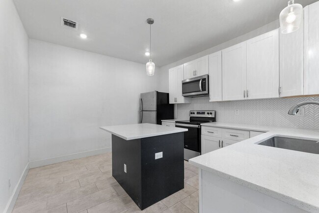 Building Photo - 220 Laclede Ave