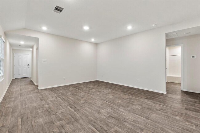 Building Photo - 280 Granary Dr