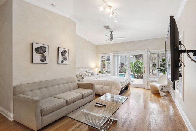 Building Photo - 3301 NE 16th St