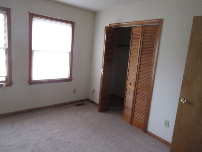 Building Photo - York Crossing Town Houses