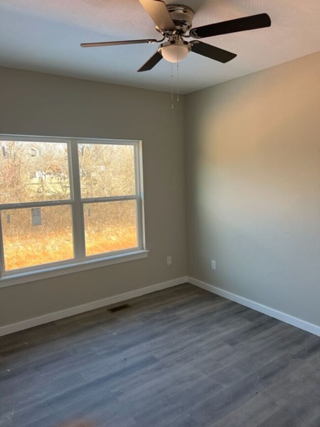 Building Photo - BRAND NEW TOWN HOMES in Clever, Mo!!!! 3 b...