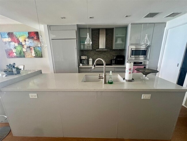 Building Photo - 3801 Collins Ave