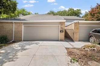 Building Photo - 2706 Creekwood Ct