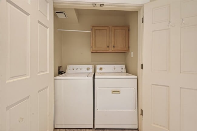 Building Photo - 1807 Crocker St